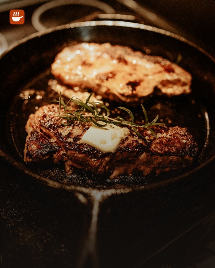 Steak searing in a cast iron skillet